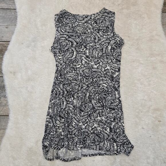 Liz Lange Black and White Geometric Swirl Mini-Dress, Size Medium - Picture 8 of 8